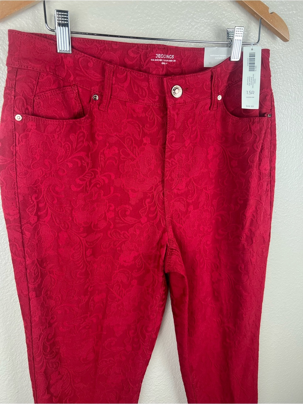 Chico’s Red Jacquard Floral Jeggings 1.5R / 10 NWT - Picture 3 of 9